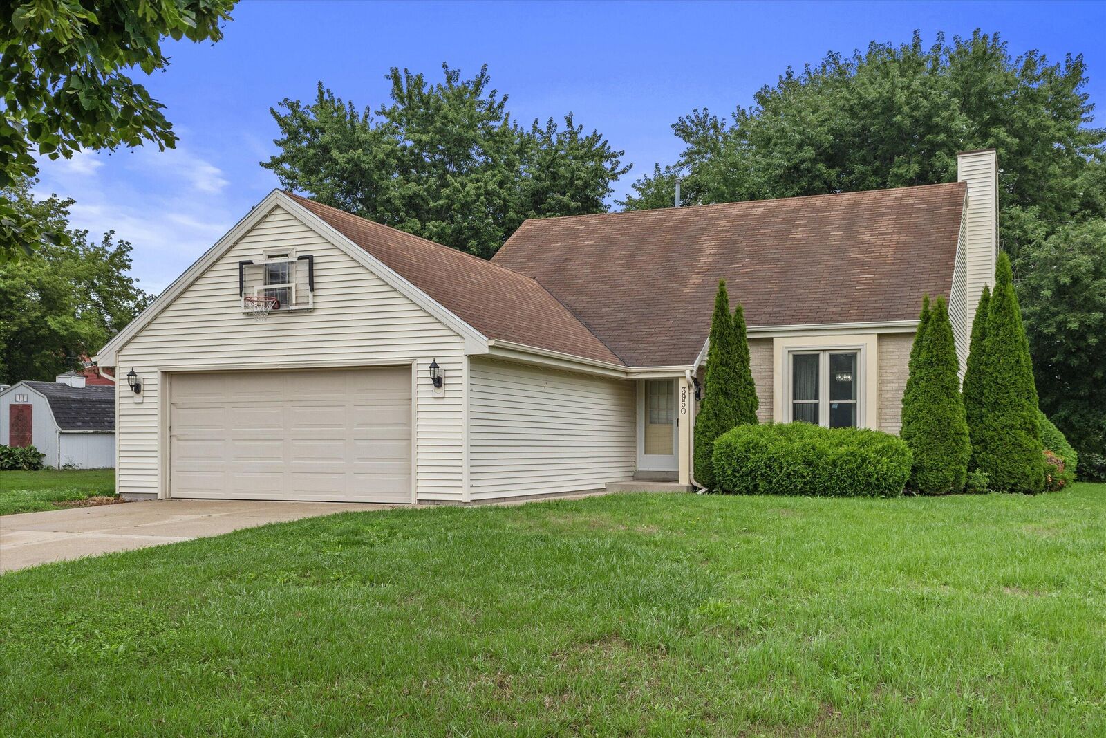 Property Photo: 3950 W Minnesota Ave WI 53132
