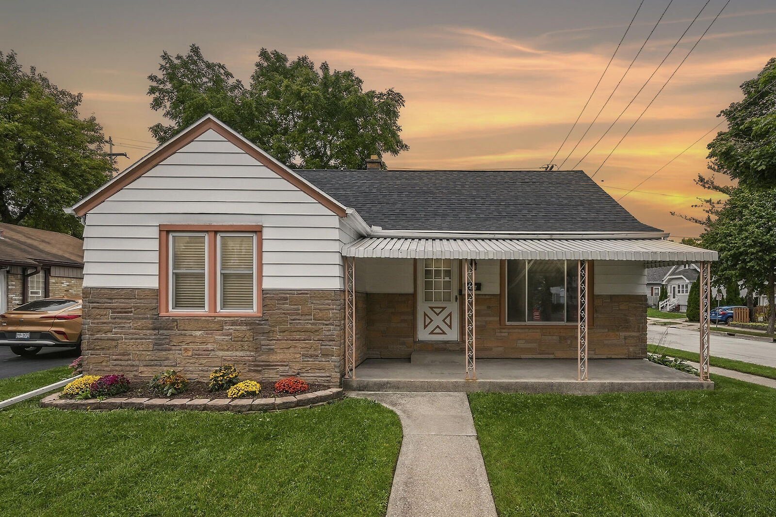 Property Photo:  1603 S 92nd St  WI 53214 