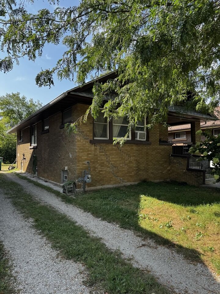 Property Photo: 253 Wilson Avenue IL 60433