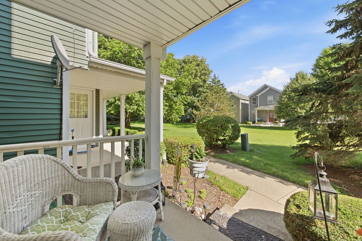 Property Photo: 2348 Woodhill Court IL 60586