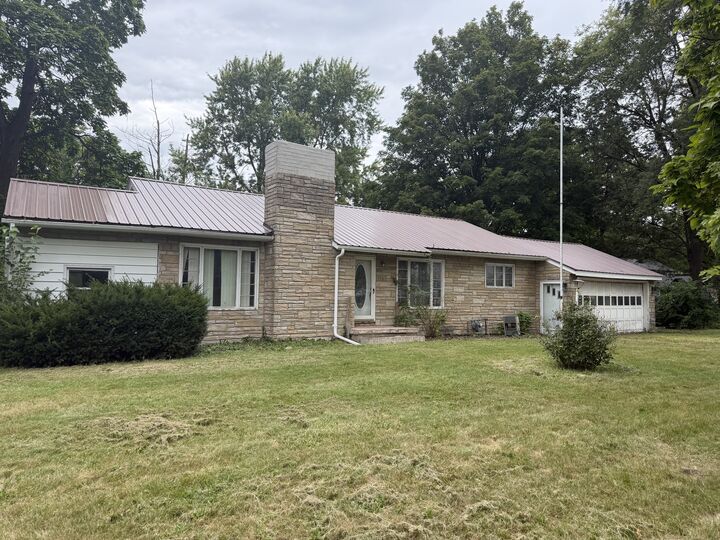 Property Photo: 112 N Maple Street IL 60938