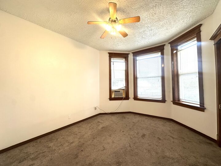 Property Photo:  4543 N Keystone Avenue 3  IL 60630 