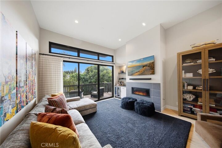 Property Photo:  25 Canyon Island  CA 92660 