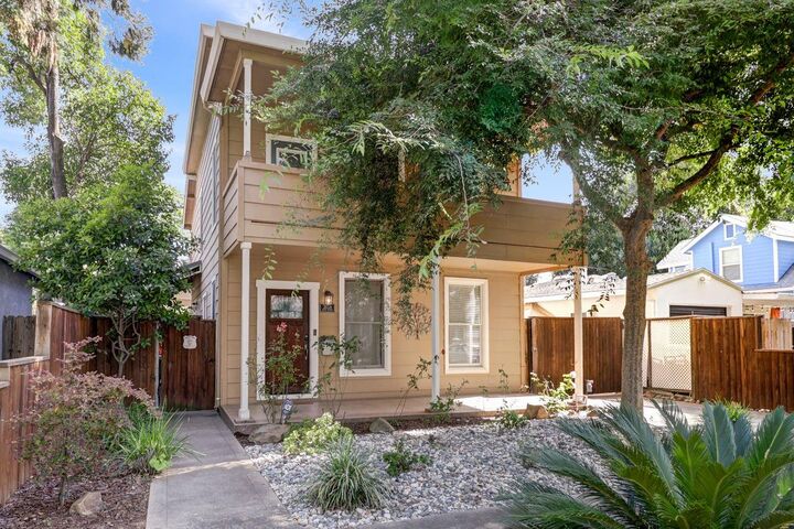 Property Photo:  3056 6th Avenue  CA 95817 
