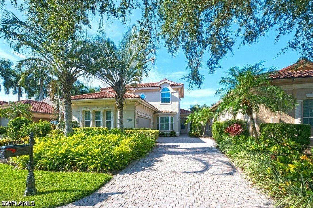 Property Photo: 1324 Via Portofino FL 34108