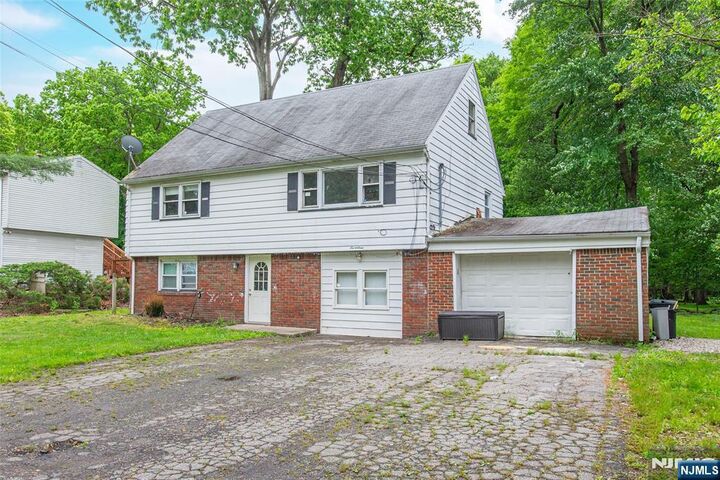 Property Photo:  17 Oakwood Avenue  NJ 07440 