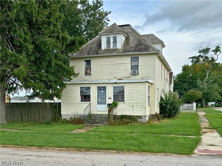 Property Photo:  1628 W 10th Street  OH 44004 