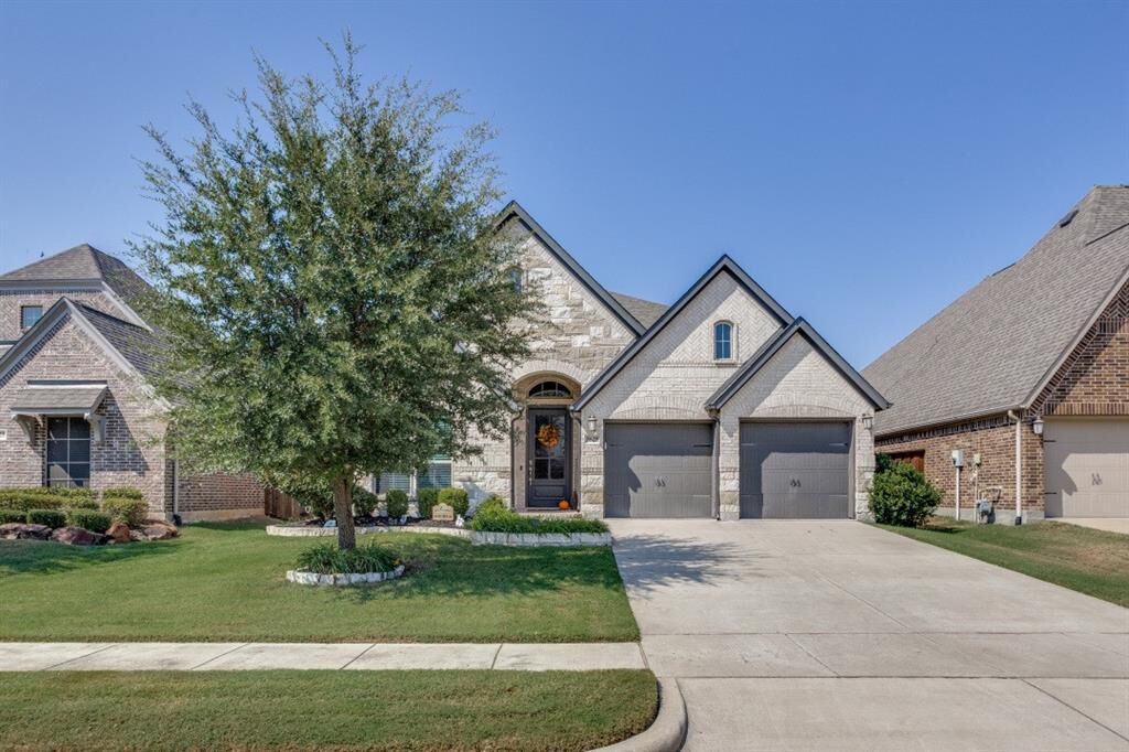 Property Photo: 8629 Lake Arrowhead Trail TX 75071