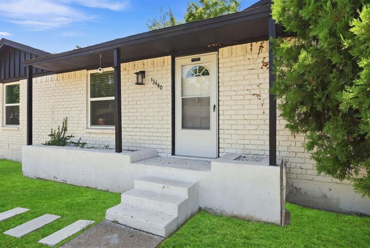 Property Photo: 13640 Purple Sage Road TX 75240