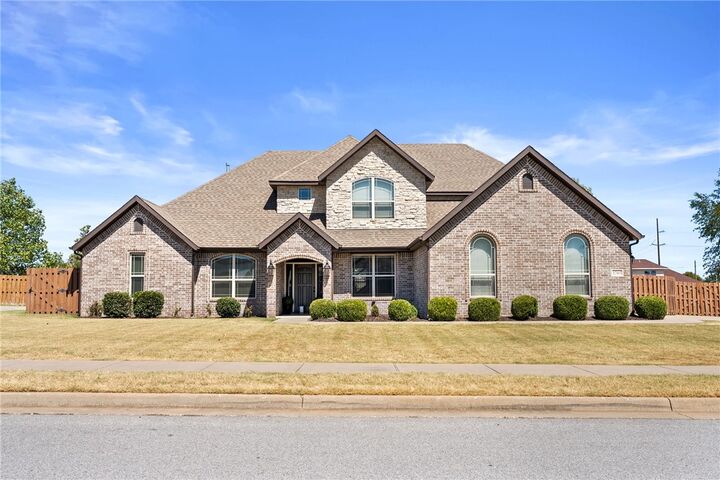 Property Photo: 1703 W Gilligan Avenue AR 72758