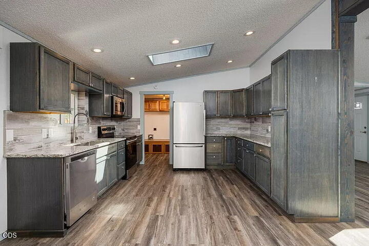 Property Photo:  15019 SE Loafer Avenue  OR 97754 