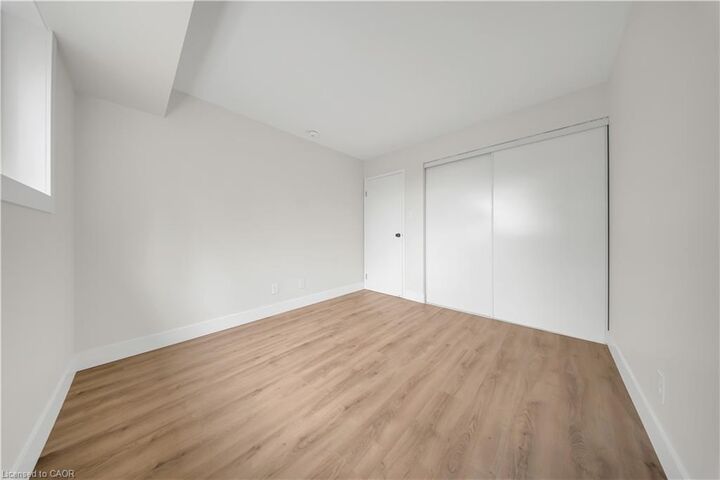 Property Photo:  3085 Kingsway Drive 21  ON N2C 2P1 