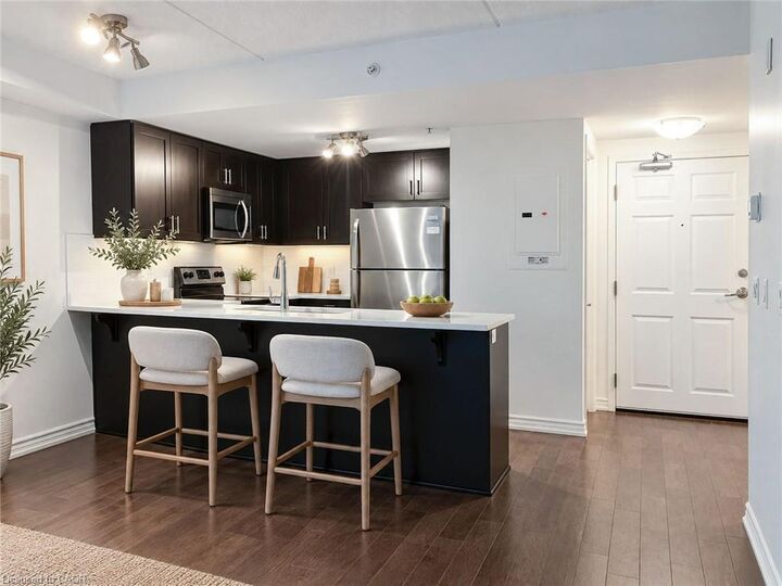Property Photo:  50 Bryan Court Ll05  ON N2A 4N4 