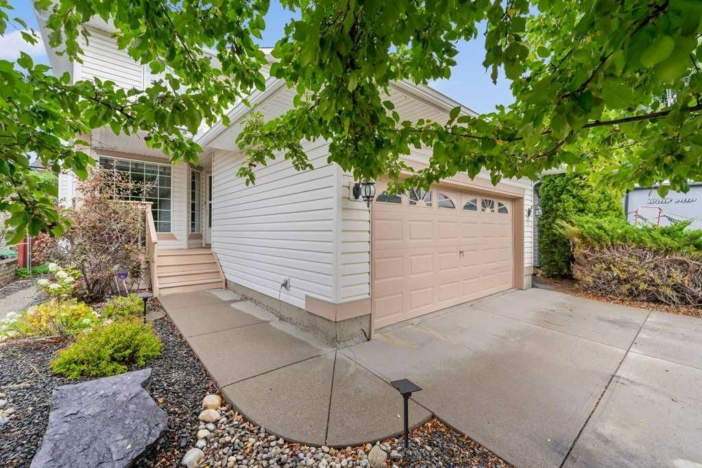 Property Photo:  127 Tuscany Hills Park NW  AB T3L 2A3 