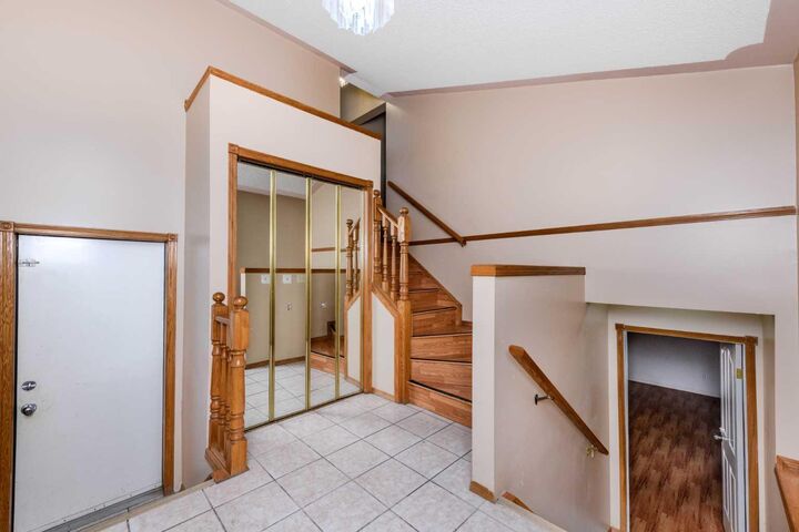 Property Photo:  156 Del Ray Road NE  AB T1Y 6V6 