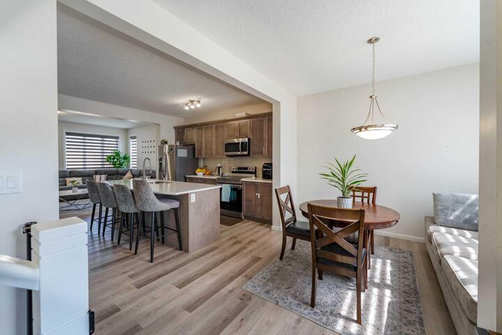 Property Photo:  163 Carringham Road NW  AB T3P 1V4 