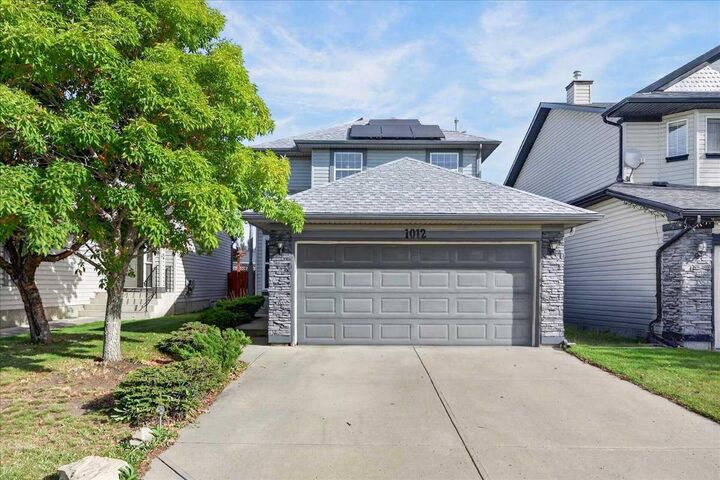 Property Photo:  1012 Cranston Drive SE  AB T3M 1A7 