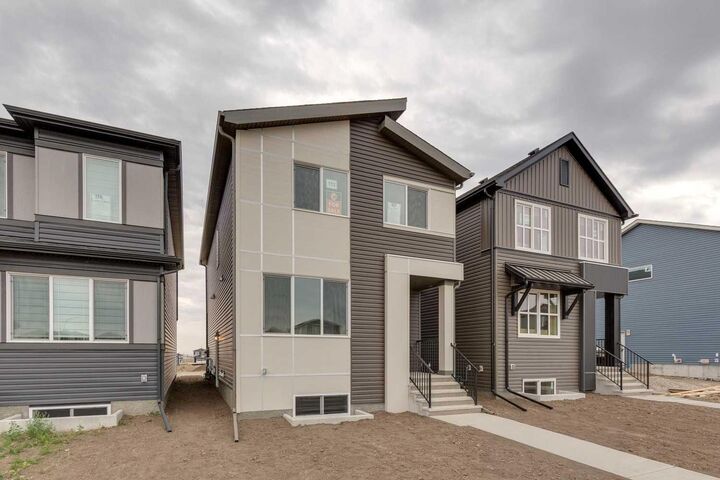 Property Photo:  112 Lucas Green NW  AB T3P 2X9 