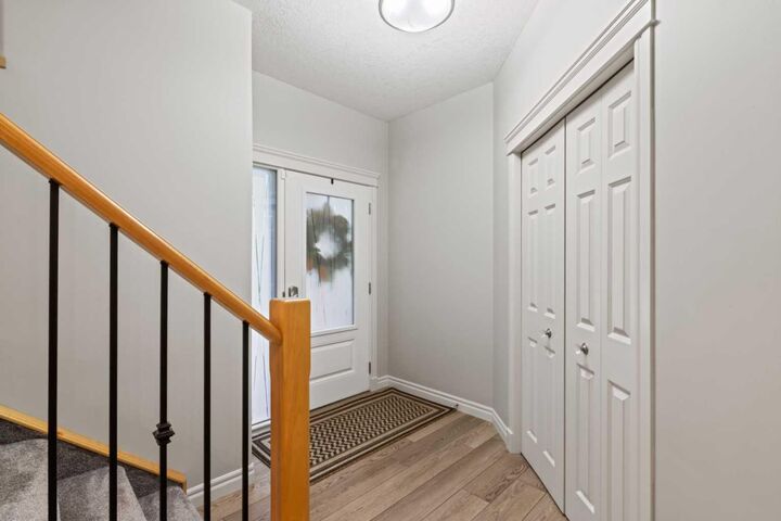Property Photo:  126 Chapman Close SE  AB T2X 3V7 