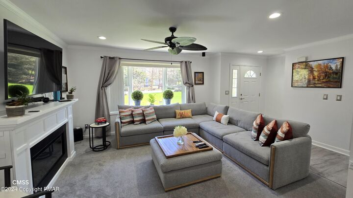 Property Photo:  331 Mohansic Lane  PA 18466 