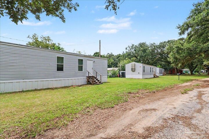 Property Photo:  6800 Blk Rolling Hills Rd  FL 32505 