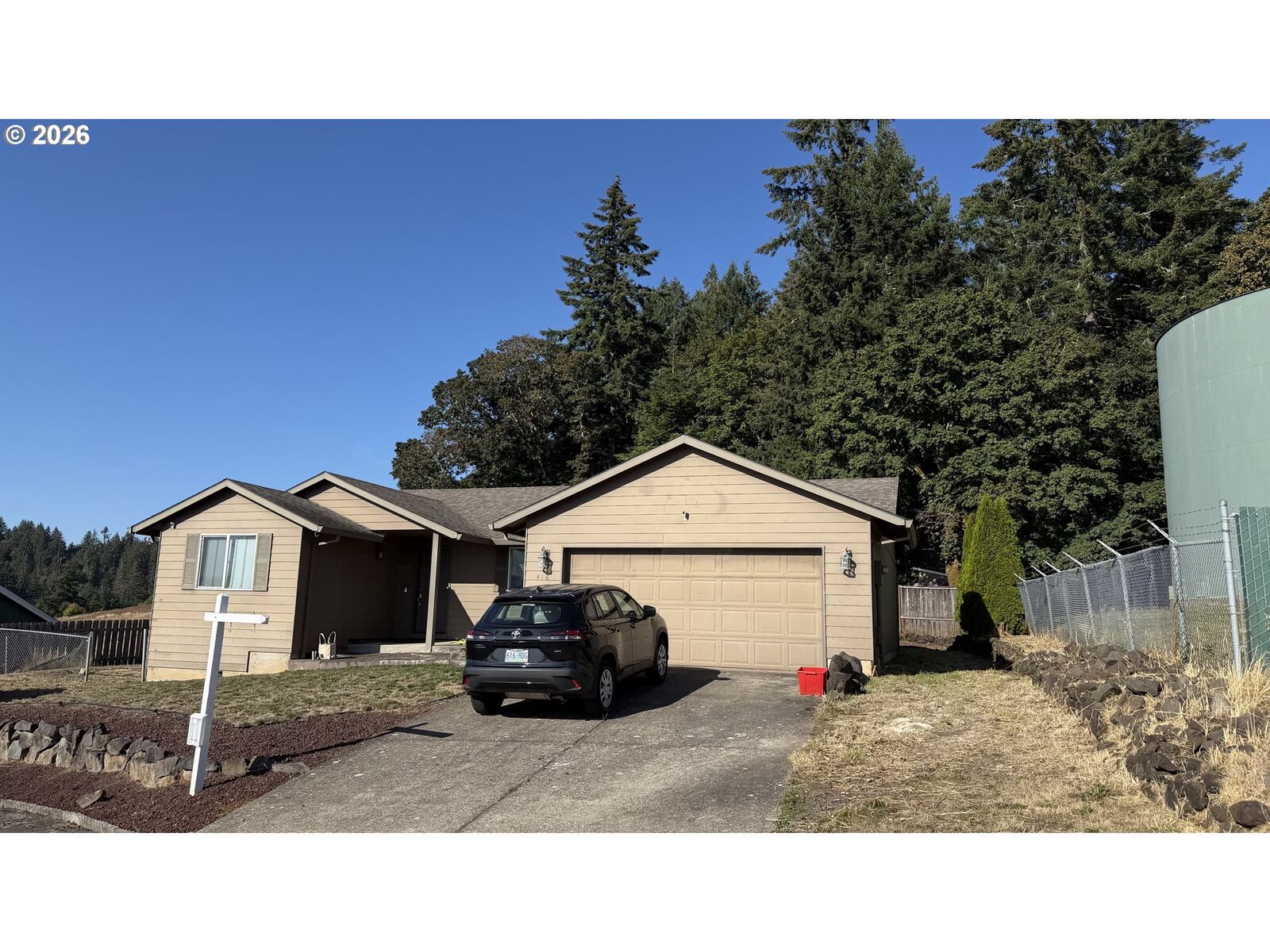 Property Photo:  416 Costello Dr  OR 97119 