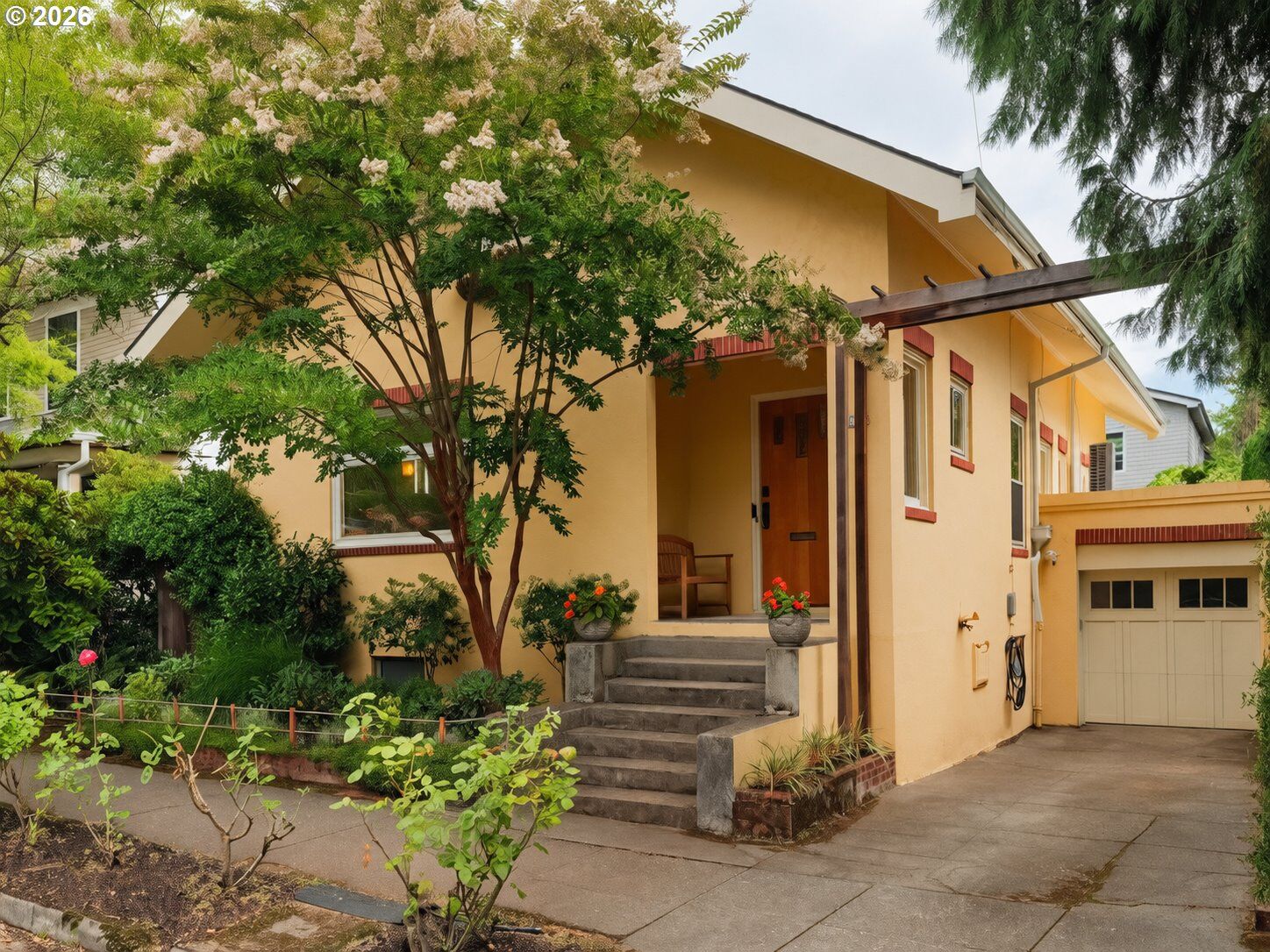 Property Photo: 1922 NE 13th Ave OR 97212