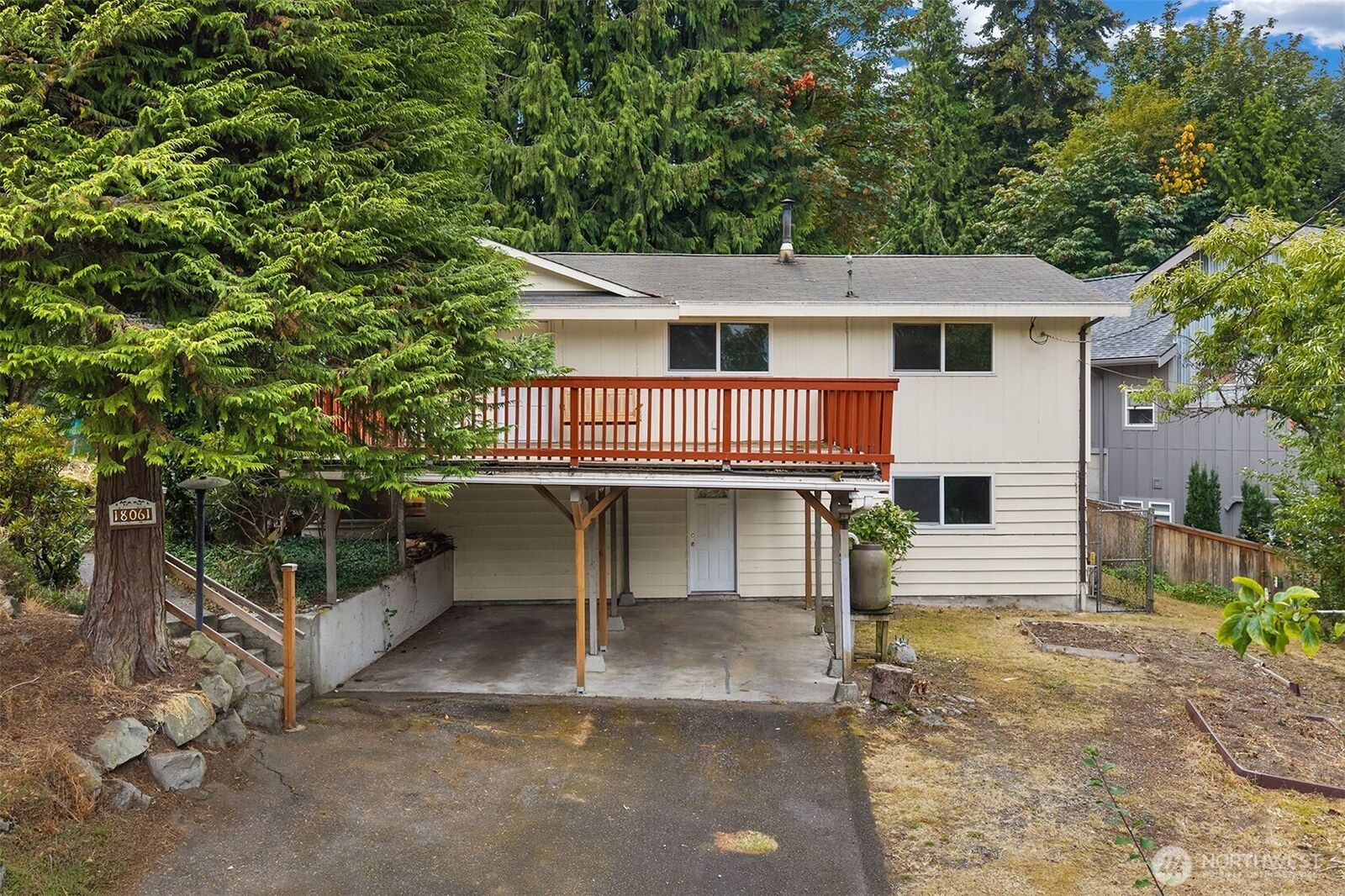 Property Photo:  18061  28th Avenue NE  WA 98155 