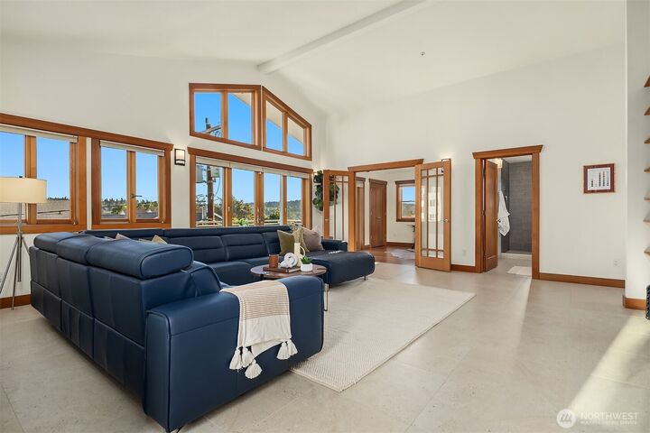 Property Photo: 2422 NW 58th Street 301 WA 98107