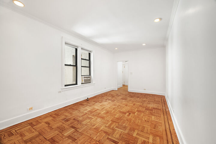 Property Photo:  181 E 93rd Street 4D  NY 10128 