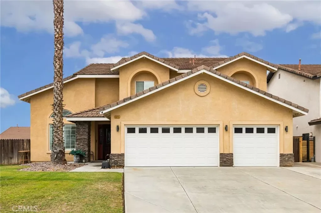 Property Photo:  571 Winners Circle  CA 92582 
