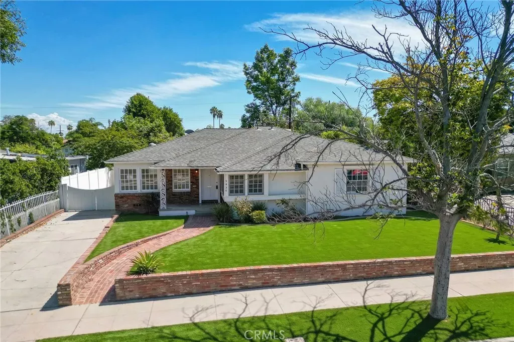 Property Photo:  5436 Crebs  CA 91356 