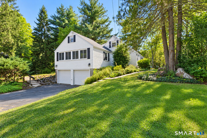 Property Photo:  19 Crestwood Circle  CT 06032 