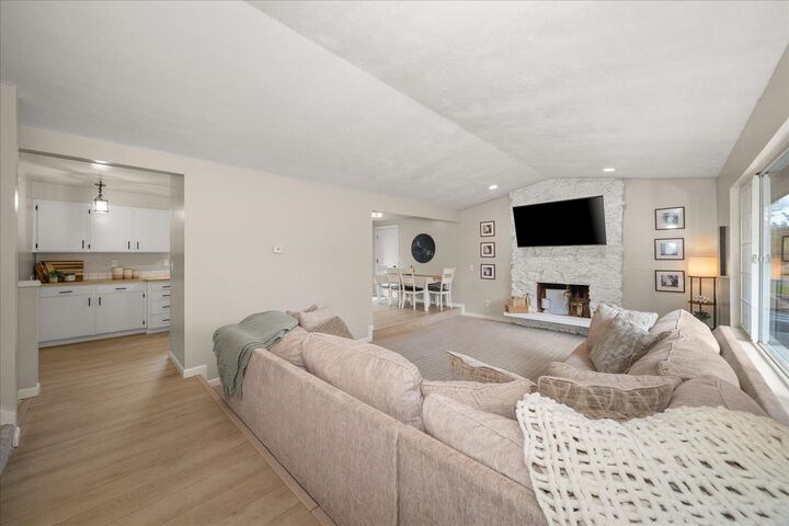 Property Photo:  4007 E Moody Rd  WA 99021 
