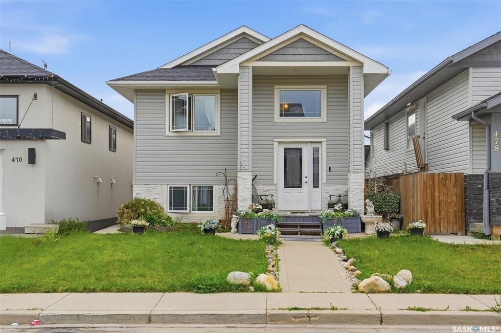 Property Photo:  474 Kloppenburg Street  SK S7W 0N8 