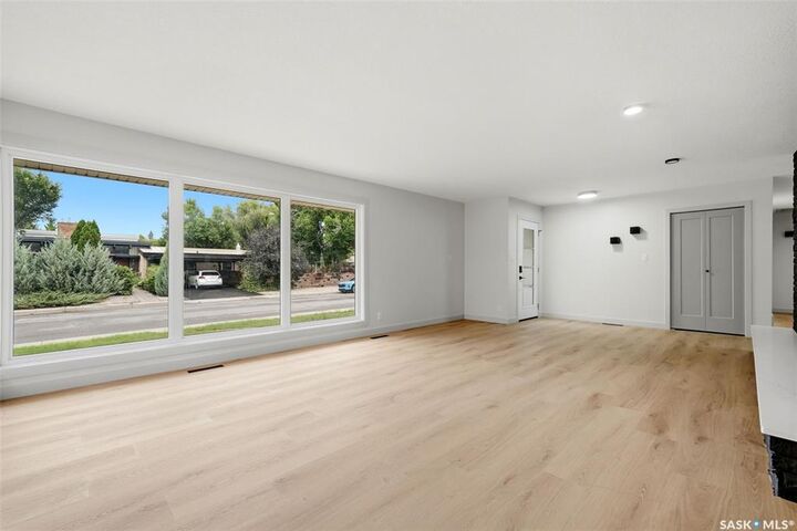 Property Photo: 2251 Jubilee Avenue SK S4S 3V3