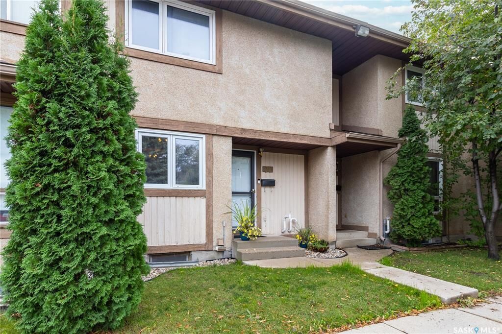 Property Photo:  1128 McKercher Drive 30  SK S7H 4Y7 