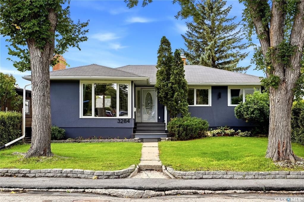 Property Photo:  3284 Robinson Street  SK S4S 1V7 
