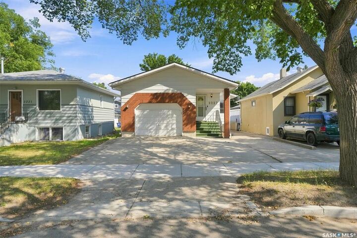 Property Photo:  2227 Herman Avenue  SK S7M 0N4 