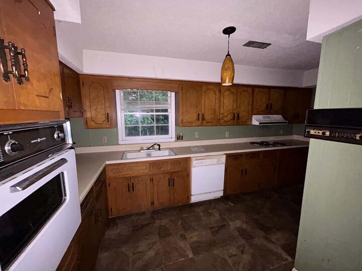 Property Photo: 1401 Summit Street AL 36301