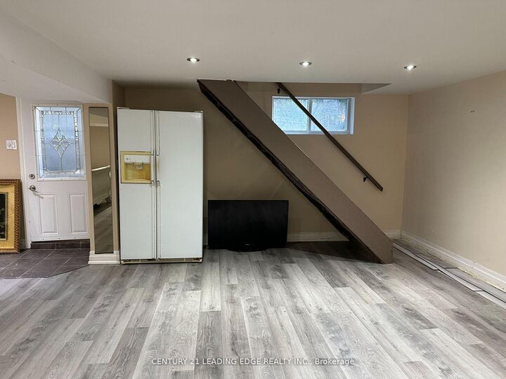 Property Photo: 24 Barnsley Court (Bsmt) ON M1R 3X5