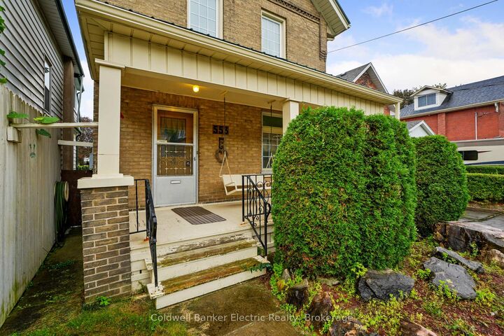 Property Photo:  553 Chamberlain Street  ON K9J 4L6 