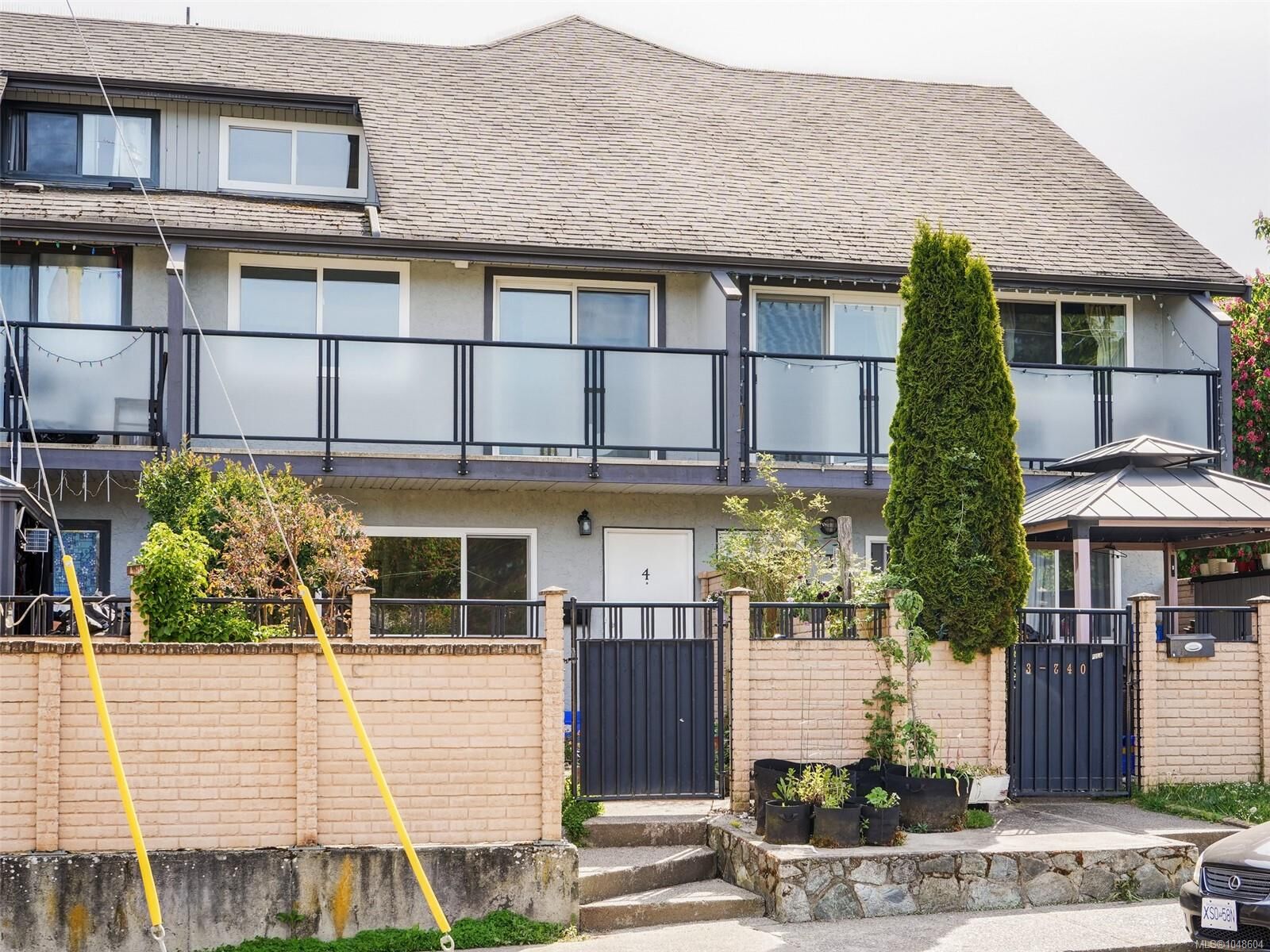 Property Photo:  740 Wilson St #4  BC V9A 3H2 
