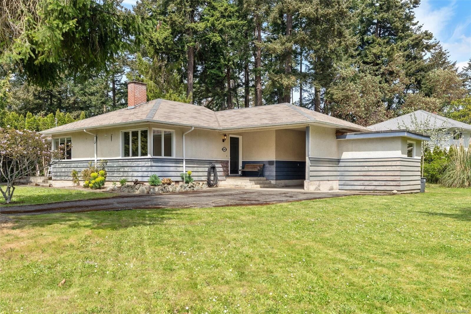 Property Photo:  4047 Haro Rd  BC V8N 4B3 