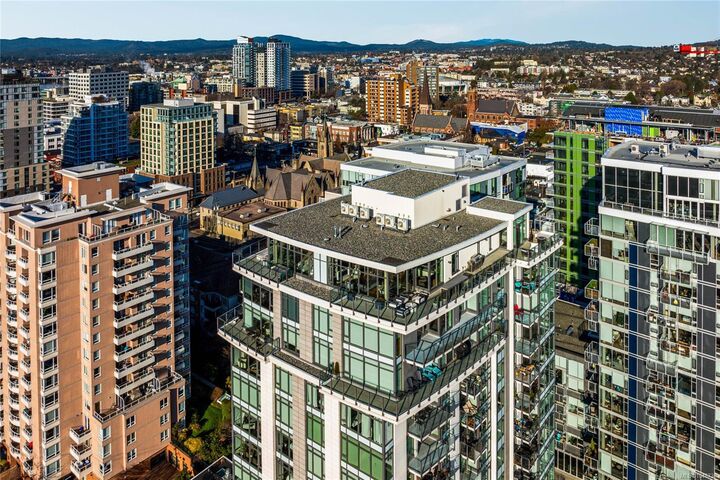 Property Photo:  960 Yates St #Ph1801  BC V8V 3M3 