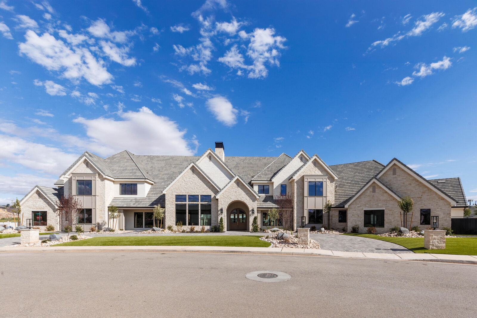 Property Photo:  2585 E Waters Edge Cir  UT 84790 