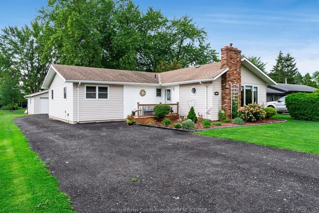 Property Photo: 109 Erie Street North ON N0P 1W0