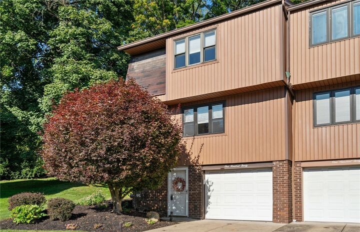 Property Photo: 130 Freedom Dr PA 15017