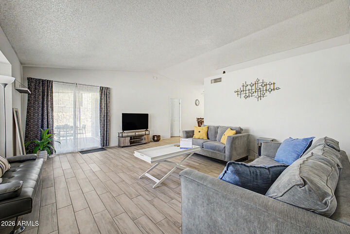 Property Photo:  619 E Jensen Street 32  AZ 85203 