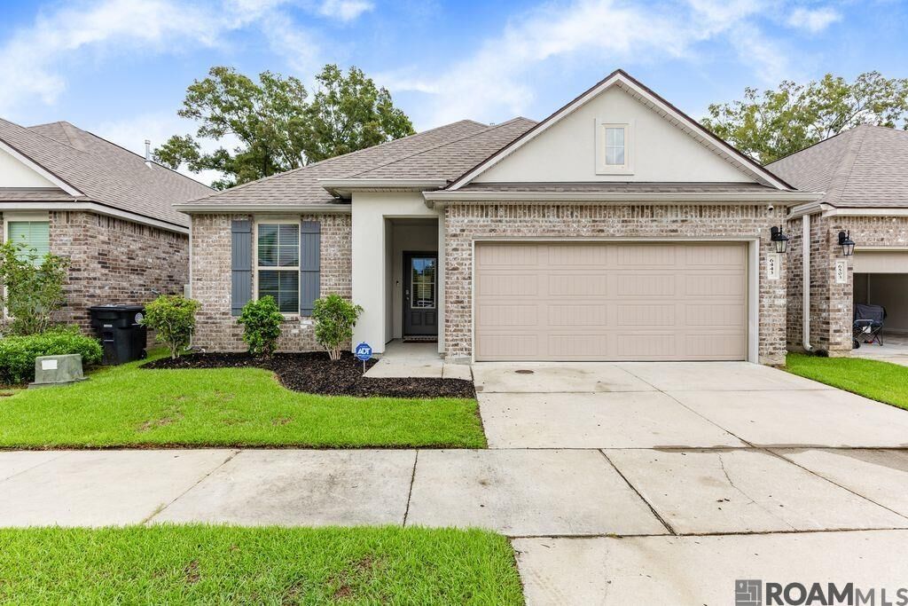 Property Photo: 6443 Tiger Pointe Dr LA 70817